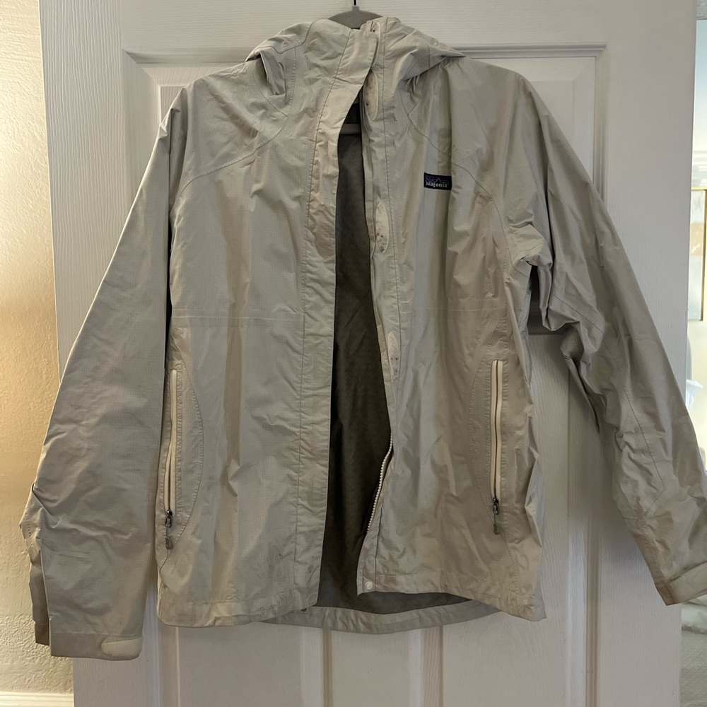 Patagonia Womens Off White Rain Jacket